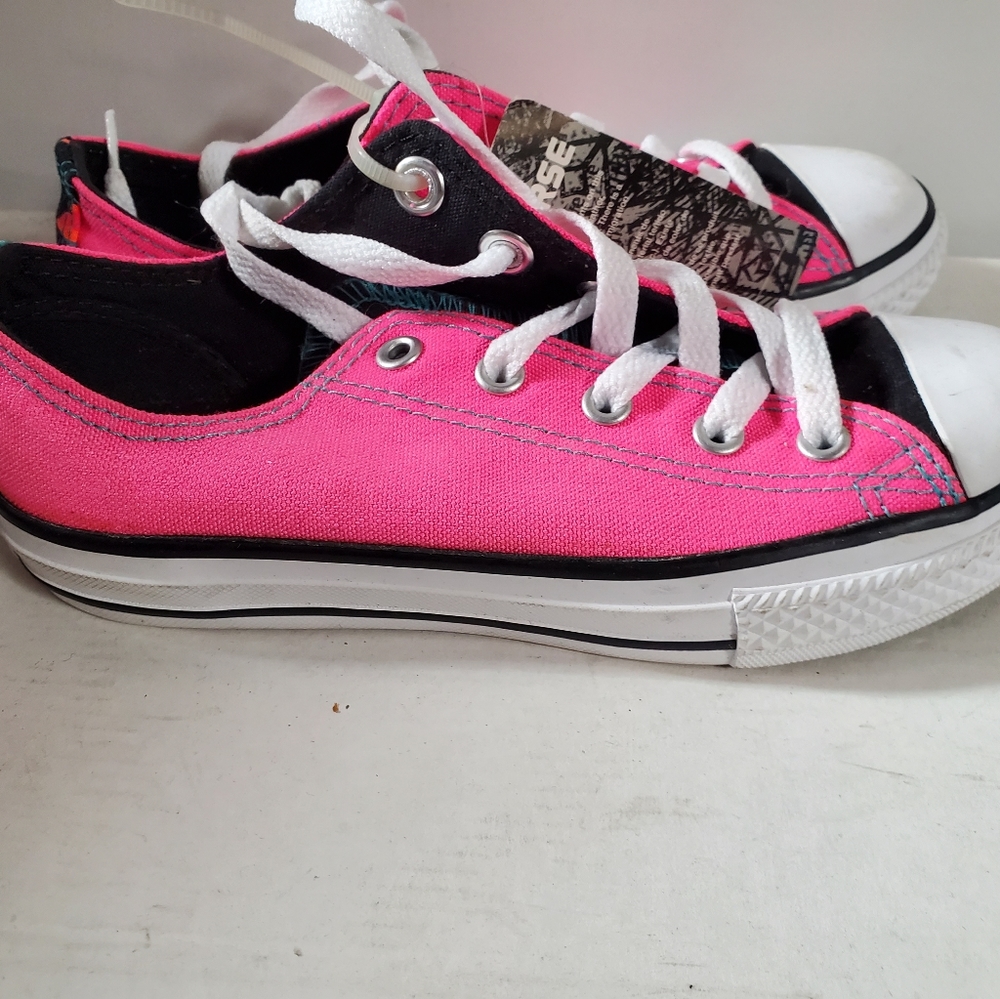 Converse girls